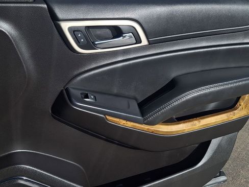 Used 2017 GMC Yukon Denali w/ Open Road Package image 32