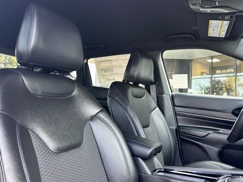 New 2025 Jeep Compass Latitude w/ Altitude Special Edition image 17