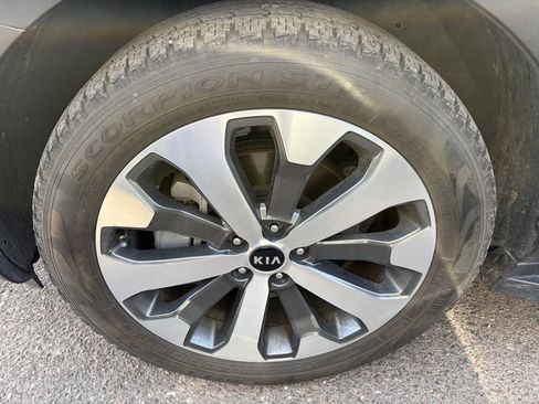 Used 2021 Kia Telluride EX w/ EX Premium Package FWD image 5