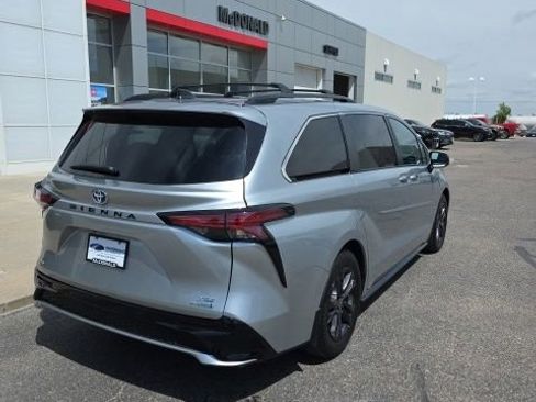 Used 2024 Toyota Sienna XSE w/ XSE Plus Package AWD/4WD image 5