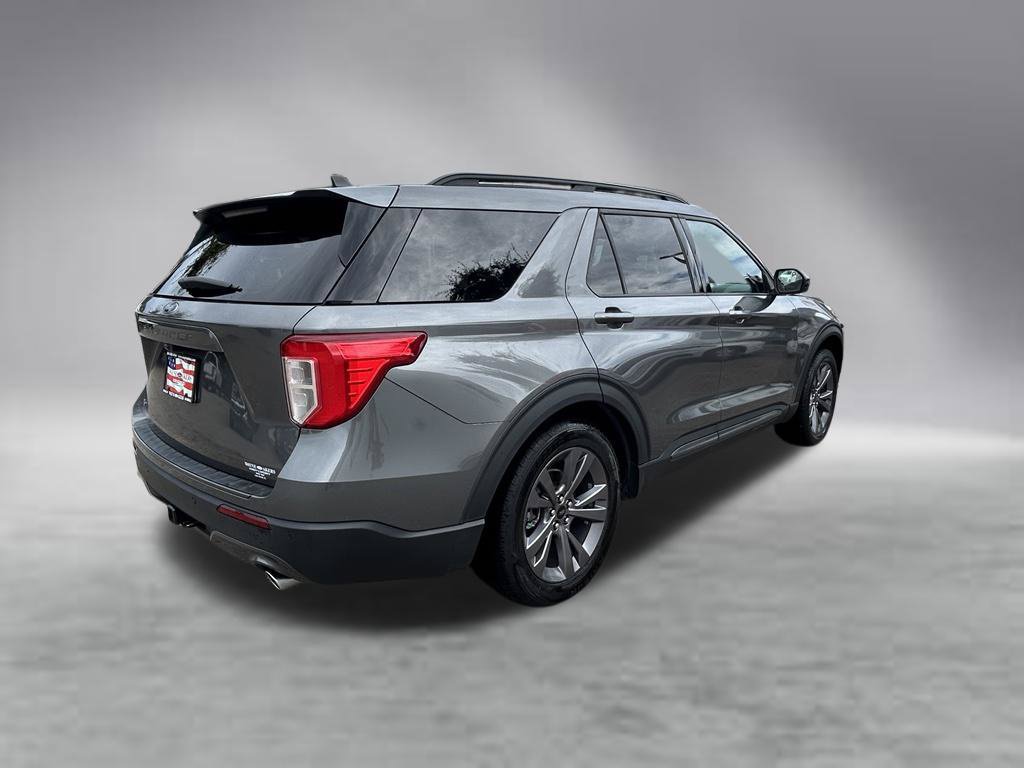 Used 2023 Ford Explorer XLT w/ Equipment Group 202A RWD image 4