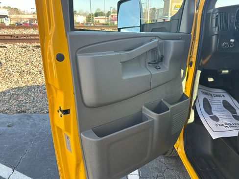 Used 2021 GMC Savana 3500 Extended w/ Power Convenience Package image 13