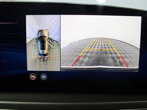 Used 2024 Cadillac Lyriq Tech w/ Driver Assist Package image 4