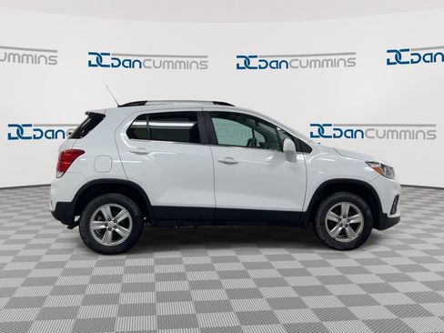 Used 2020 Chevrolet Trax LT w/ LT Convenience Package AWD/4WD image 9