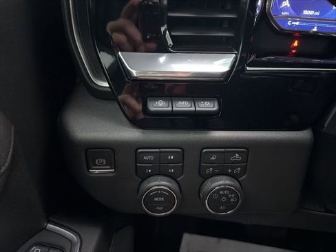 Certified 2023 Chevrolet Silverado 1500 High Country w/ Technology Package image 27