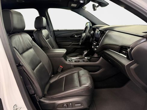 Used 2023 Chevrolet Traverse RS AWD/4WD image 13