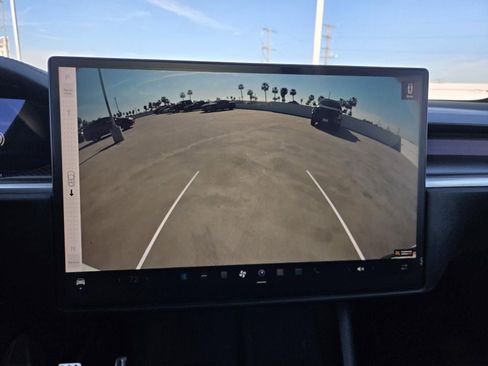 Used 2022 Tesla Model X Plaid image 10