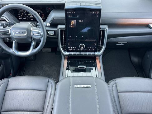 Used 2026 GMC Yukon XL Denali w/ Sun & Power Step Package AWD/4WD image 14