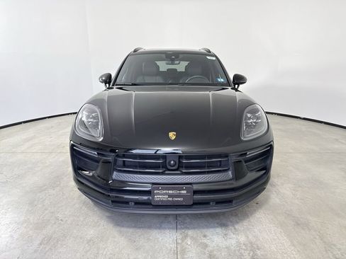 Certified 2025 Porsche Macan image 10