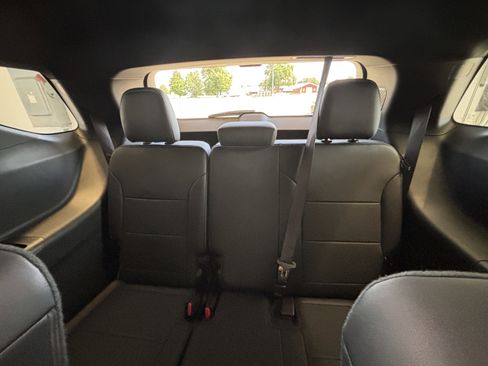 Used 2026 Chevrolet Traverse LT w/ Driver Confidence Package FWD image 17