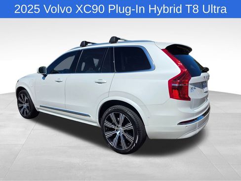 Used 2025 Volvo XC90 T8 Ultra w/ Protection Package image 5