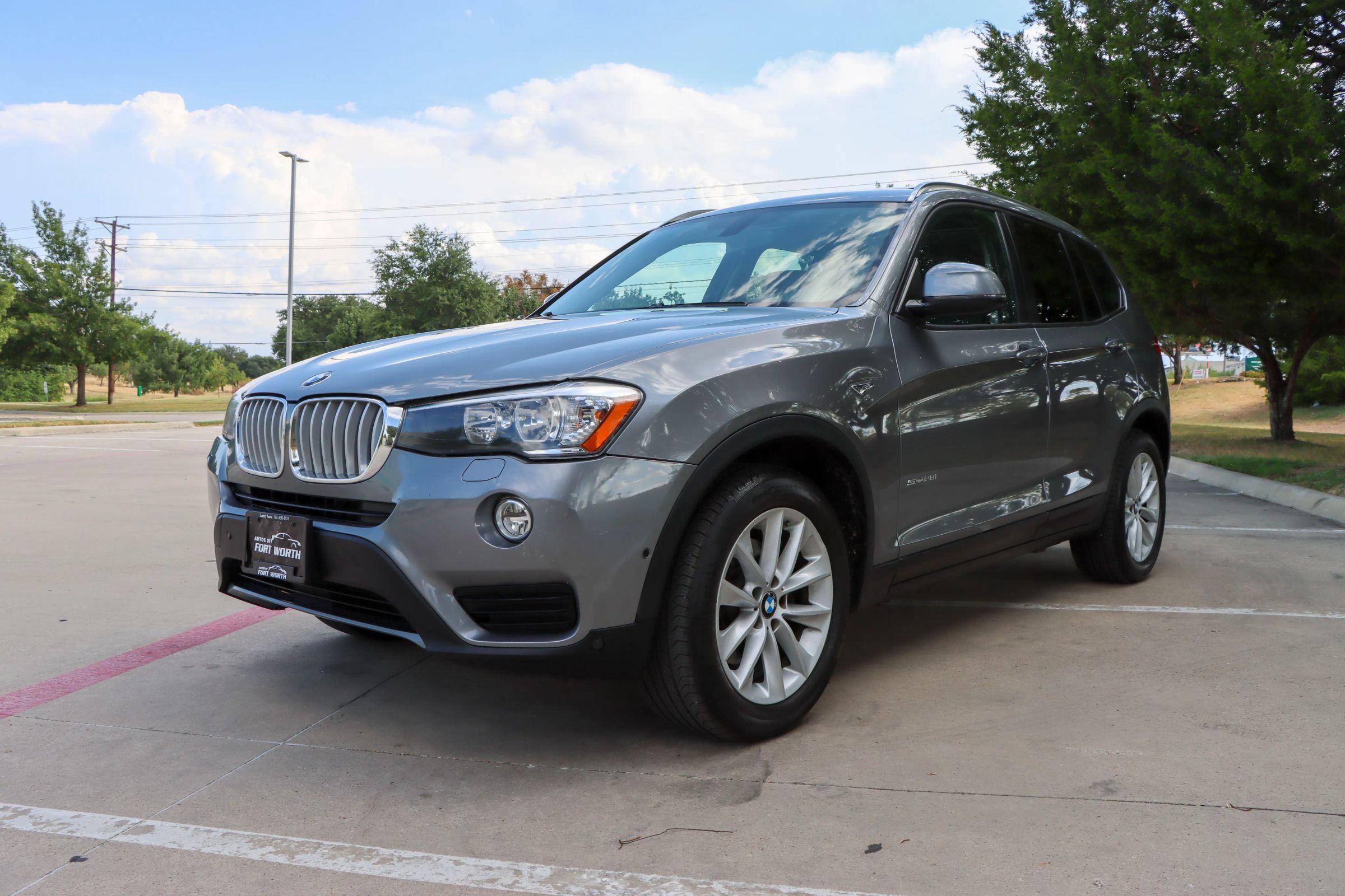 Used 2017 BMW X3 sDrive28i RWD image 3