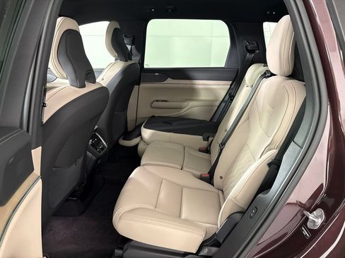 Used 2025 Volvo EX90 Plus AWD/4WD image 27