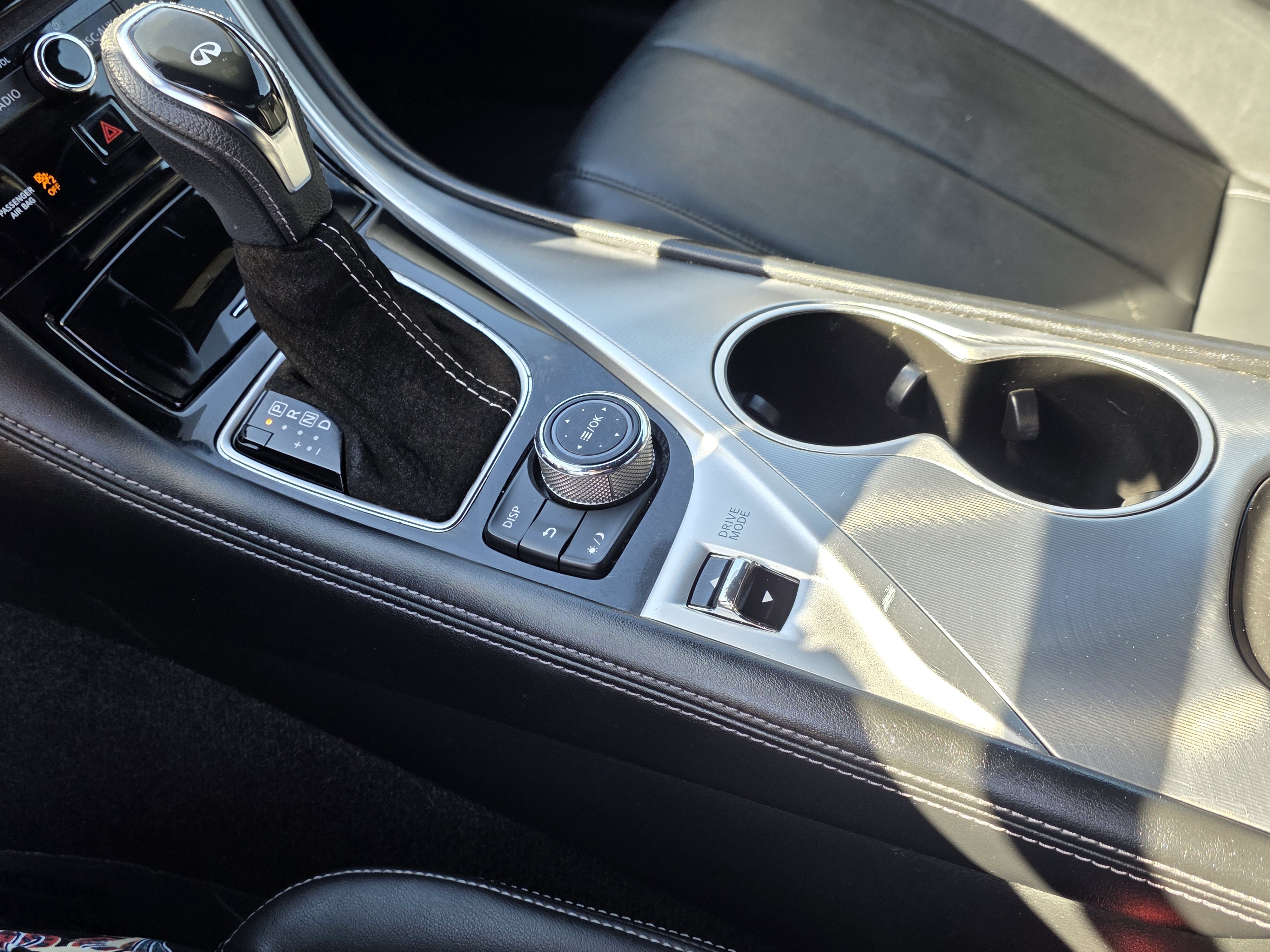 Used 2019 INFINITI Q60 3.0t w/ Cargo Package RWD image 18