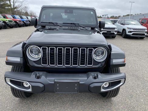 Certified 2025 Jeep Wrangler Unlimited Sahara AWD/4WD image 9
