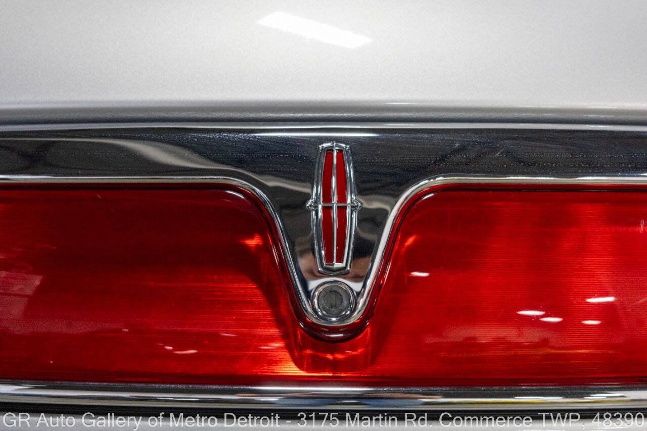 Used 1998 Lincoln Mark VIII RWD image 33