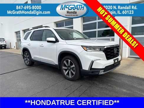 Used 2025 Honda Pilot Touring image 1