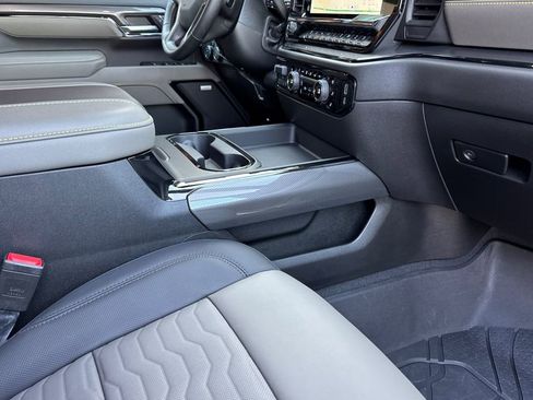 Certified 2025 Chevrolet Silverado 2500 ZR2 w/ Technology Package image 17