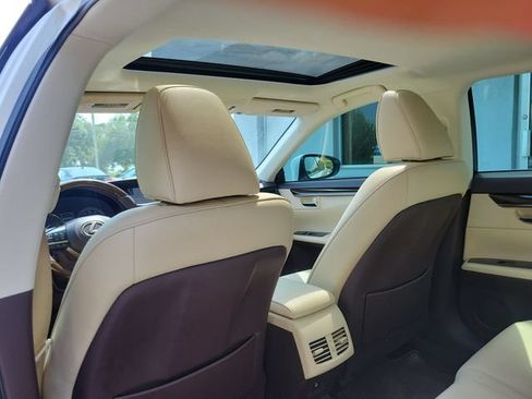 Used 2017 Lexus ES 350 w/ Luxury Package FWD image 25