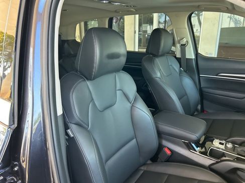 Used 2025 Kia Telluride S image 21