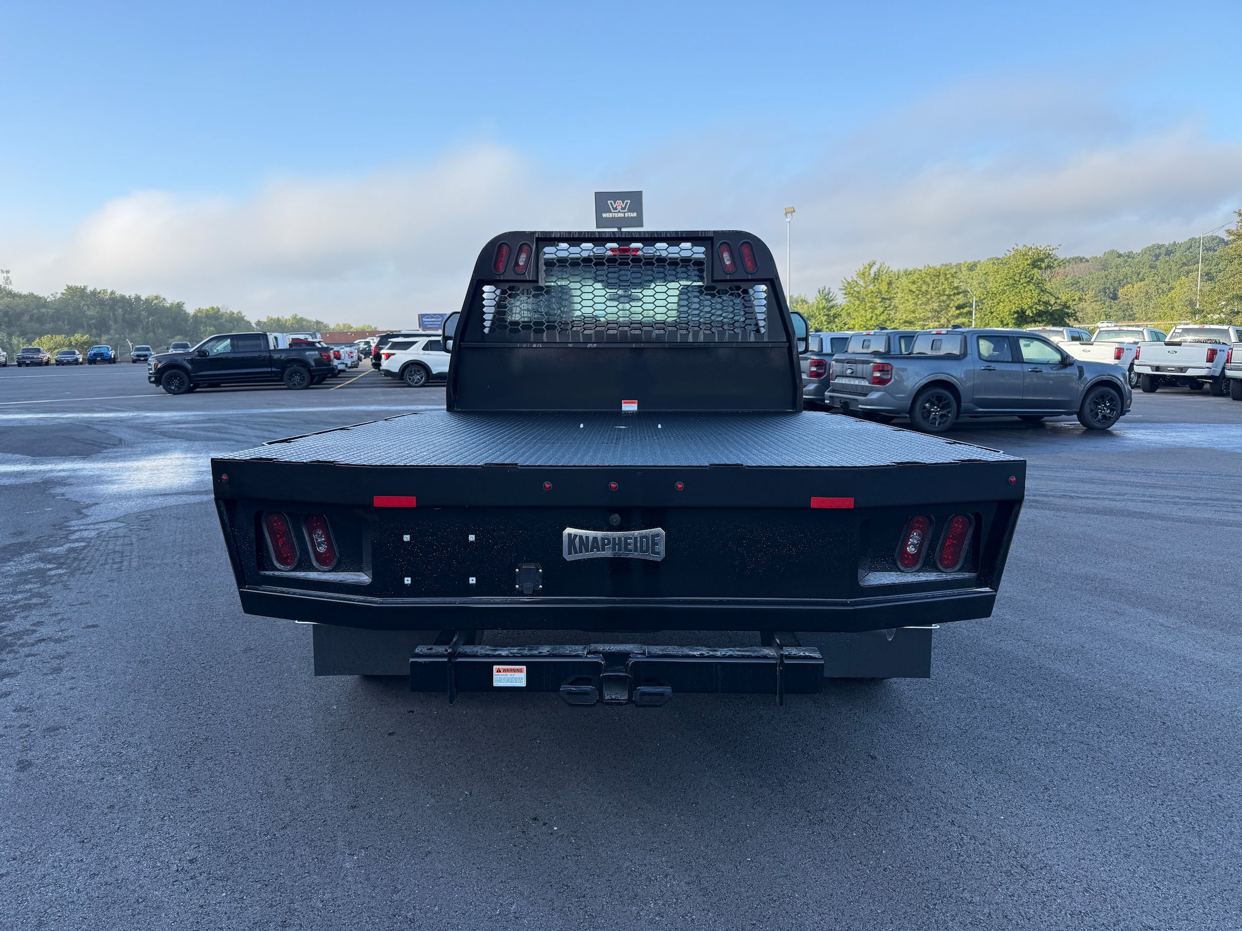 New 2025 Ford F350 4x4 Regular Cab DRW Super Duty image 7