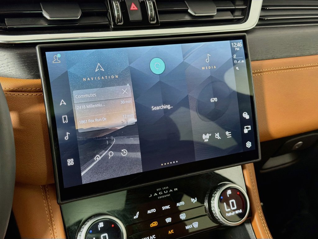 Certified 2025 Jaguar F-PACE R-Dynamic S AWD/4WD image 11