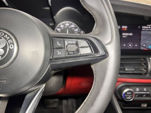 Used 2021 Alfa Romeo Giulia Ti w/ Nero Edizione image 24