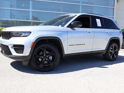 Used 2024 Jeep Grand Cherokee Altitude