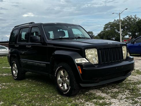 Used 2012 Jeep Liberty Sport AWD/4WD image 7