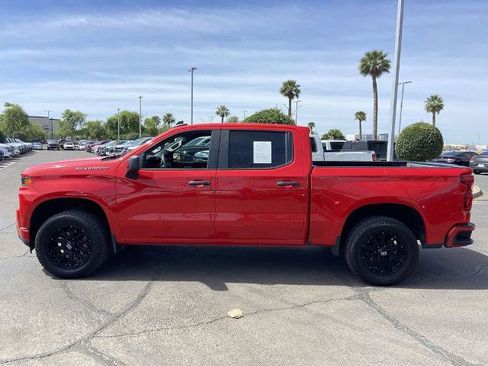 Used 2020 Chevrolet Silverado 1500 Custom w/ Custom Value Package AWD/4WD image 4