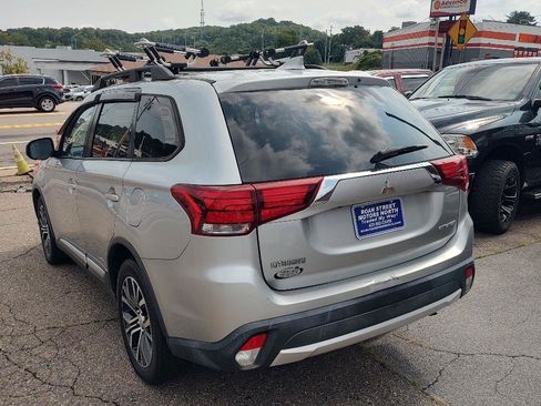Used 2018 Mitsubishi Outlander SEL AWD/4WD image 4