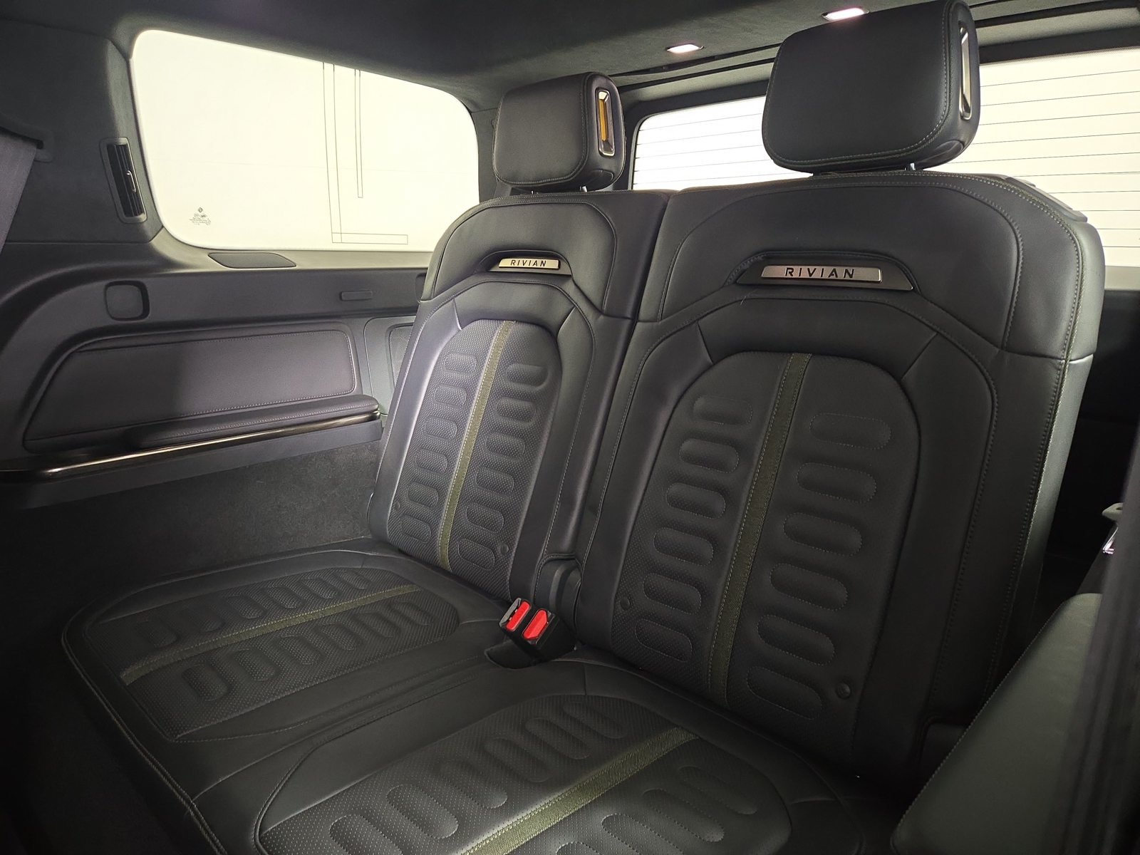 Used 2022 Rivian R1S Launch Edition Quad AWD/4WD image 22
