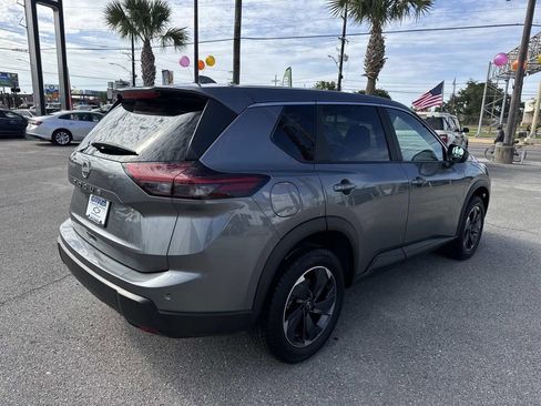 Used 2025 Nissan Rogue SV image 7