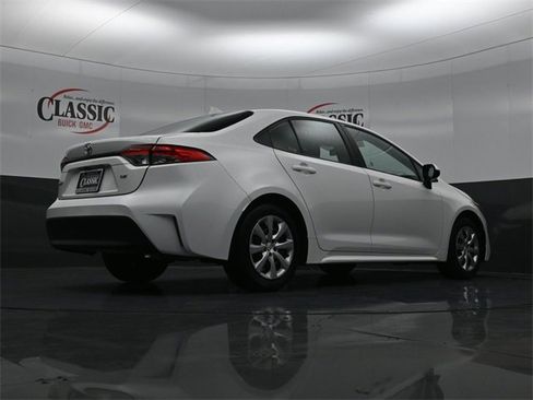 Used 2024 Toyota Corolla LE image 29