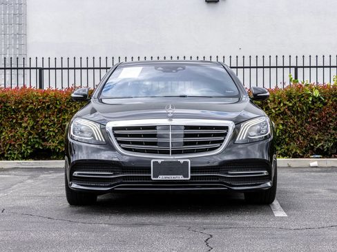 Used 2019 Mercedes-Benz S 560 Sedan image 2