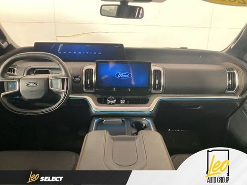 Used 2025 Ford Expedition Tremor AWD/4WD image 19