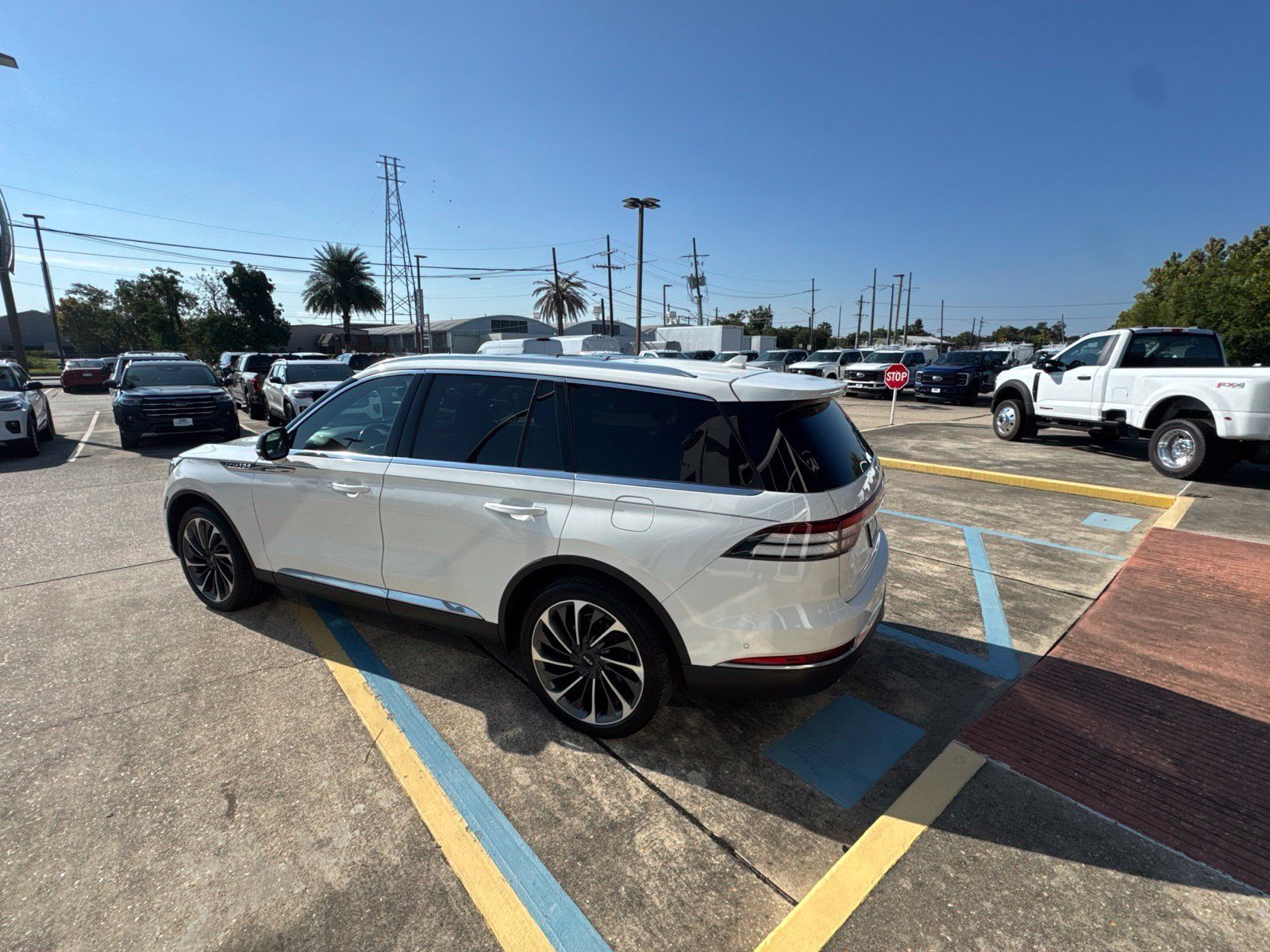 Used 2022 Lincoln Aviator Reserve w/ Equipment Group 201A AWD/4WD image 5