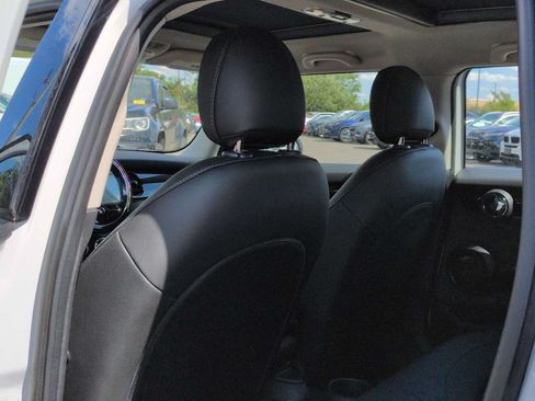 Certified 2024 MINI Cooper 4-Door Hardtop FWD image 19