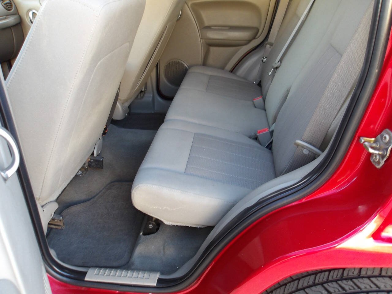 Used 2005 Jeep Liberty Limited AWD/4WD image 23