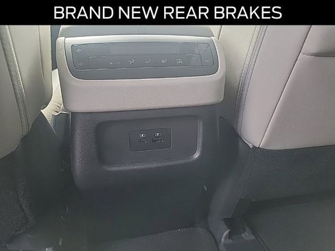 Used 2023 Nissan Pathfinder SL w/ Lighting Package (N92) image 9