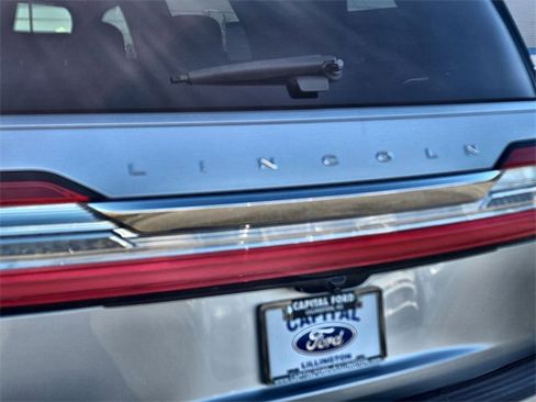 Used 2018 Lincoln Navigator Select image 15
