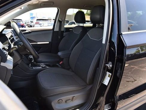 Certified 2024 Volkswagen Taos SE AWD/4WD image 20