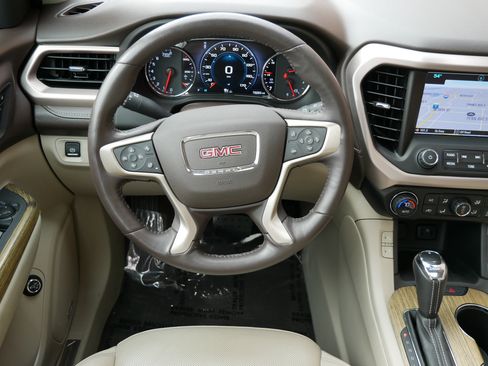 Used 2017 GMC Acadia Denali w/ Technology Package image 15