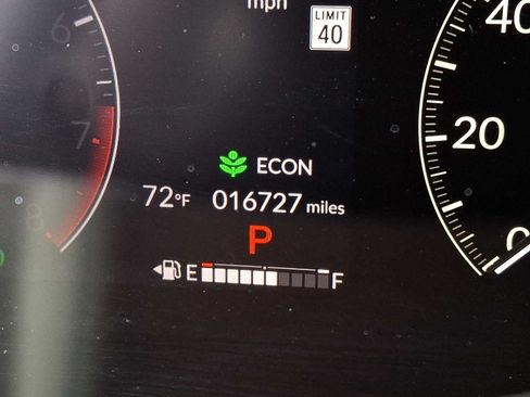 Used 2024 Honda HR-V LX image 16