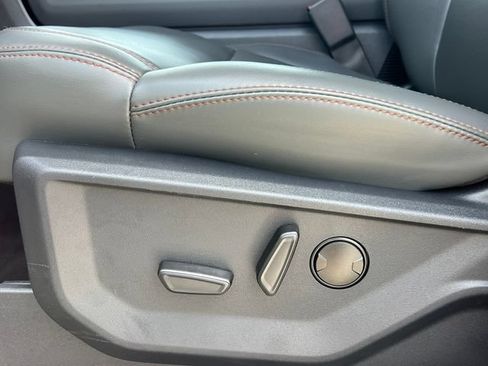 Certified 2025 Ford Expedition Active AWD/4WD image 12