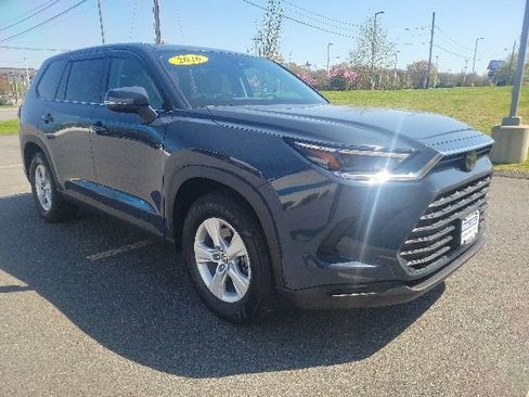 Used 2026 Toyota Grand Highlander AWD image 8