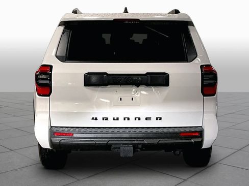 Certified 2025 Toyota 4Runner SR5 AWD/4WD image 5