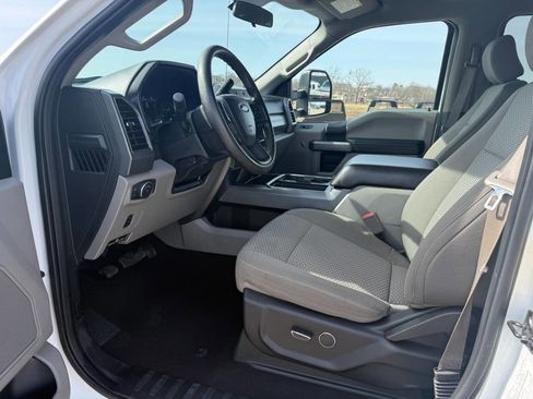 Used 2019 Ford F250 XLT w/ XLT Value Package image 16