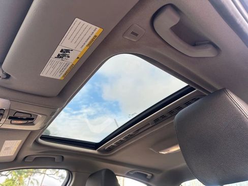 Used 2018 BMW 320i Sedan image 18