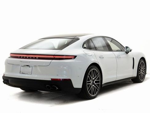 Certified 2025 Porsche Panamera 4 image 31